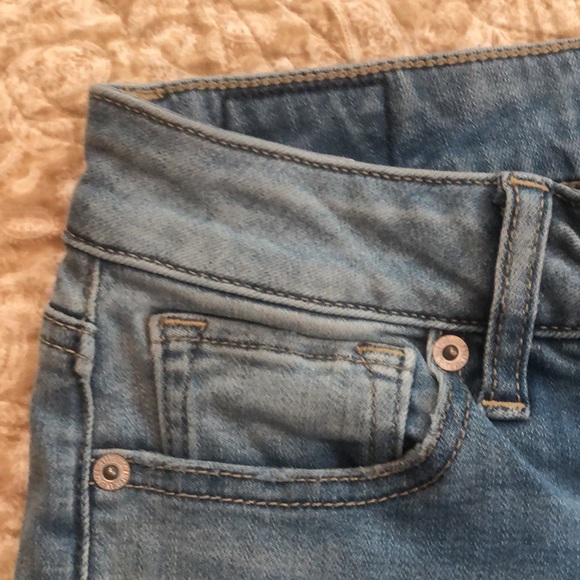 Size 2 American eagle shorts - Picture 3 of 5